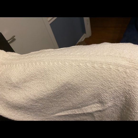 Tommy Bahama cablenit & roll collar cream sweater. - Picture 5 of 9